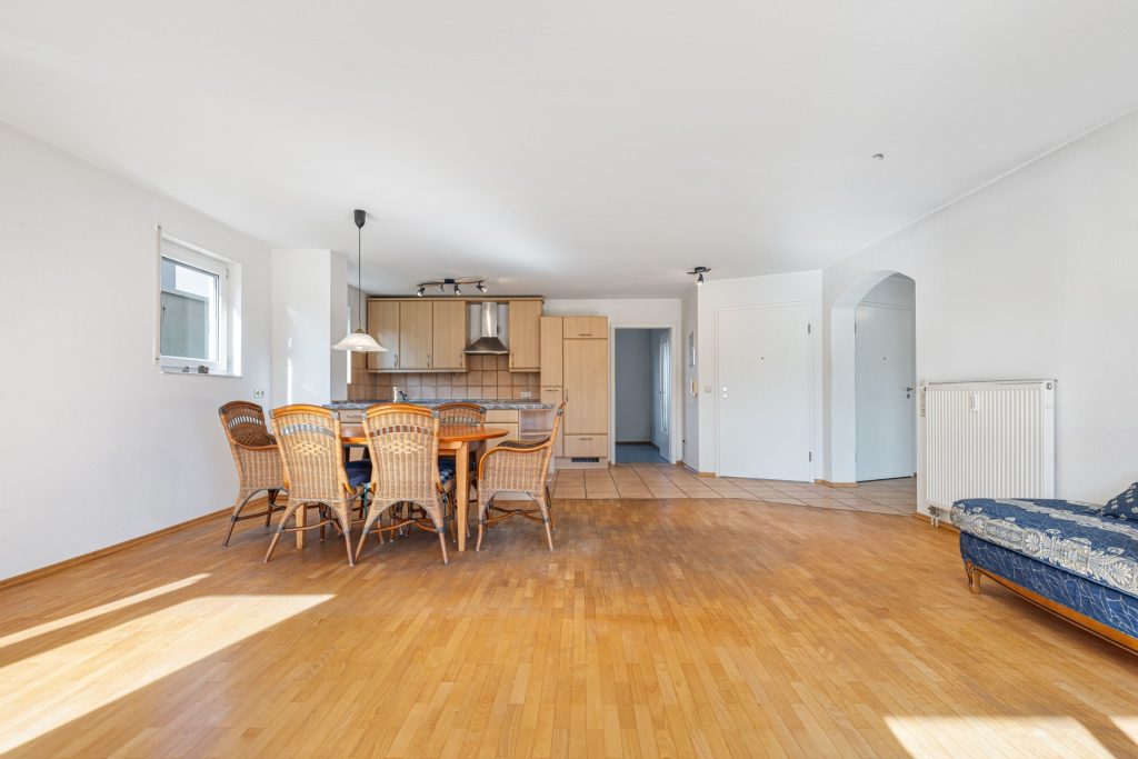 HUST Immobilien GmbH & Co. KG - Immobilienangebot - Stutensee / Blankenloch - Alle - Großzügige 4-Zimmer-Wohnung mit Garten, zwei Balkonen und sofortigem Einzugsgefühl!