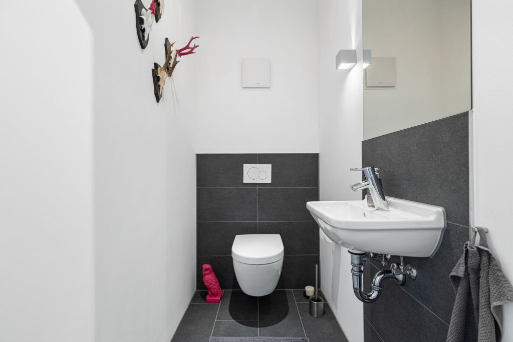 HUST Immobilien GmbH & Co. KG - Immobilienangebot - Bietigheim - Alle - Moderne Penthouse-Wohnung mit Aufzug, zwei Dachterrassen und Carport in Bietigheim