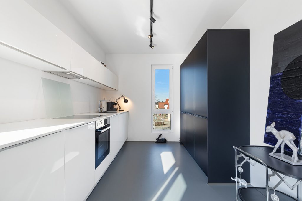 HUST Immobilien GmbH & Co. KG - Immobilienangebot - Bietigheim - Alle - Moderne Penthouse-Wohnung mit Aufzug, zwei Dachterrassen und Carport in Bietigheim