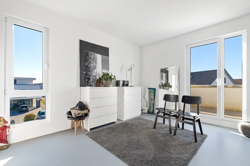 HUST Immobilien GmbH & Co. KG - Immobilienangebot - Bietigheim - Alle - Moderne Penthouse-Wohnung mit Aufzug, zwei Dachterrassen und Carport in Bietigheim