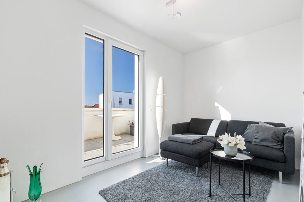 HUST Immobilien GmbH & Co. KG - Immobilienangebot - Bietigheim - Alle - Moderne Penthouse-Wohnung mit Aufzug, zwei Dachterrassen und Carport in Bietigheim