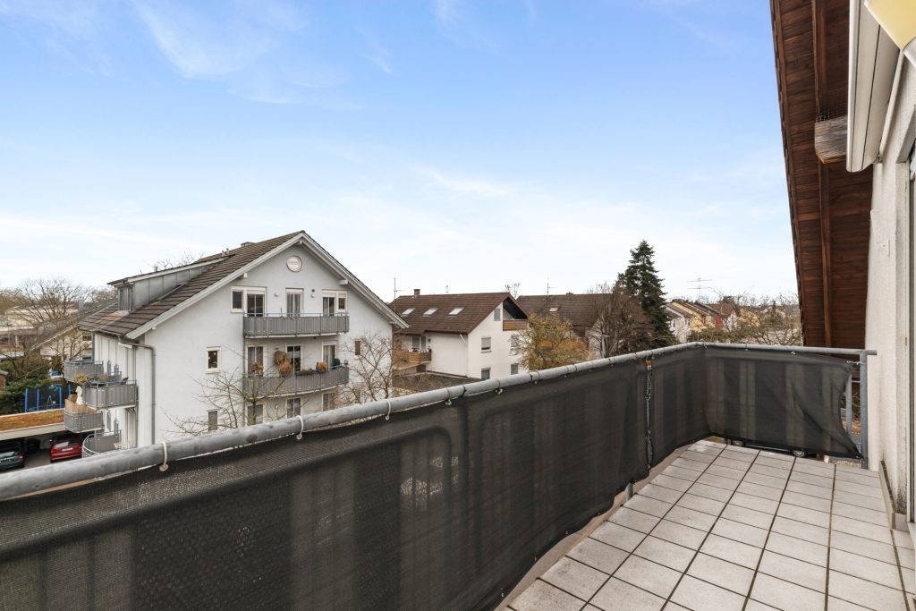 HUST Immobilien GmbH & Co. KG - Immobilienangebot - Bühl - Alle - Helle 3-Zimmer-Dachgeschosswohnung mit Balkon, Dachspeicher und Tiefgaragenstellplatz in Bühl-Vimbuch !