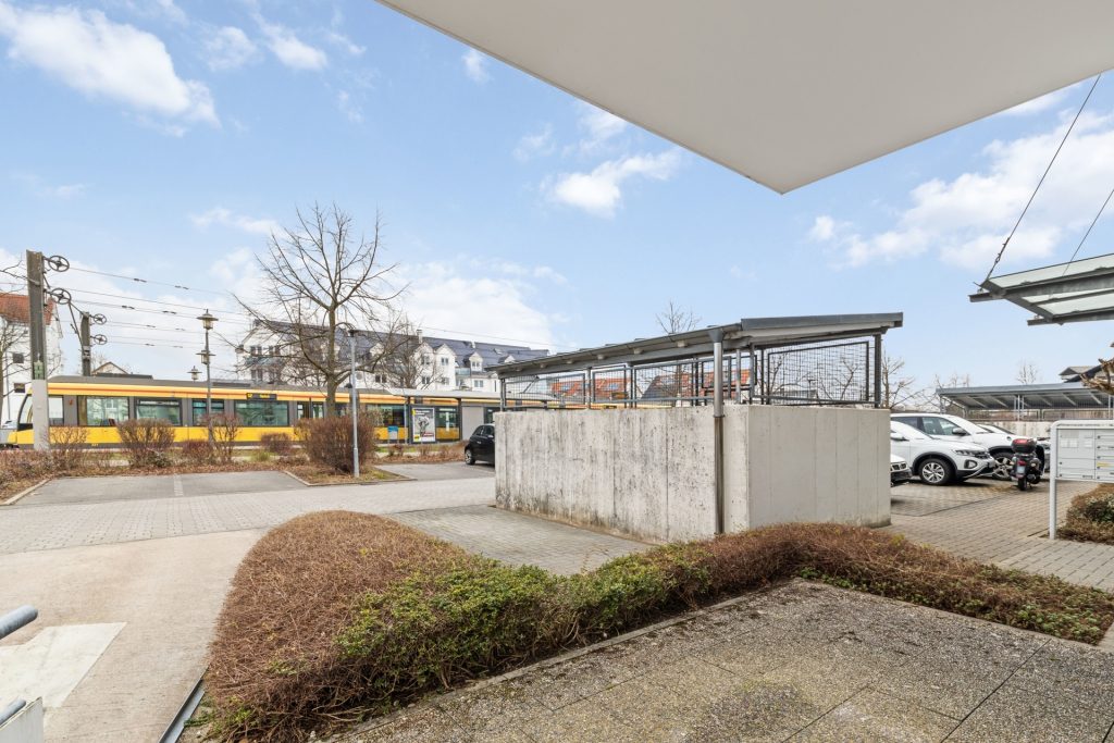 HUST Immobilien GmbH & Co. KG - Immobilienangebot - Stutensee / Blankenloch - Alle - Lichtdurchflutete 2-Zimmer-Erdgeschosswohnung mit Terrasse & Stellplatz in Stutensee-Blankenloch