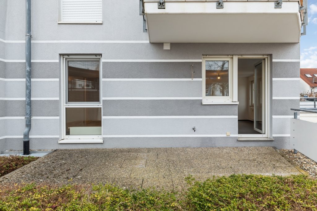 HUST Immobilien GmbH & Co. KG - Immobilienangebot - Stutensee / Blankenloch - Alle - Lichtdurchflutete 2-Zimmer-Erdgeschosswohnung mit Terrasse & Stellplatz in Stutensee-Blankenloch