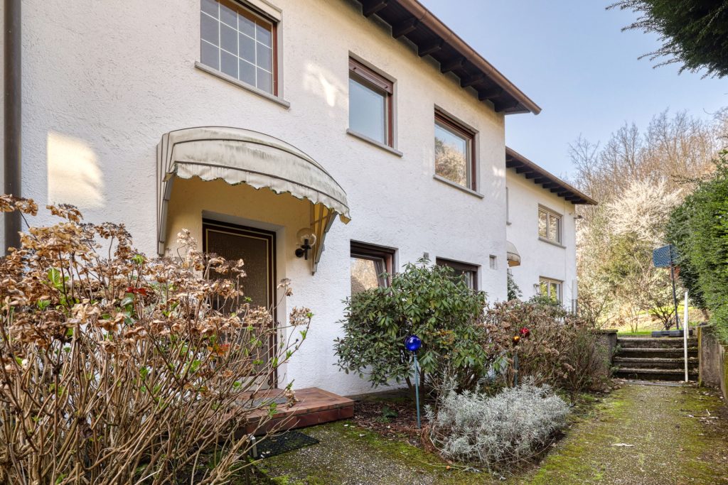HUST Immobilien GmbH & Co. KG - Immobilienangebot - Baden-Baden / Oberbeuern - Alle - Renovierungsbedürftiges Reihenmittelhaus mit viel Potenzial in Oberbeuern