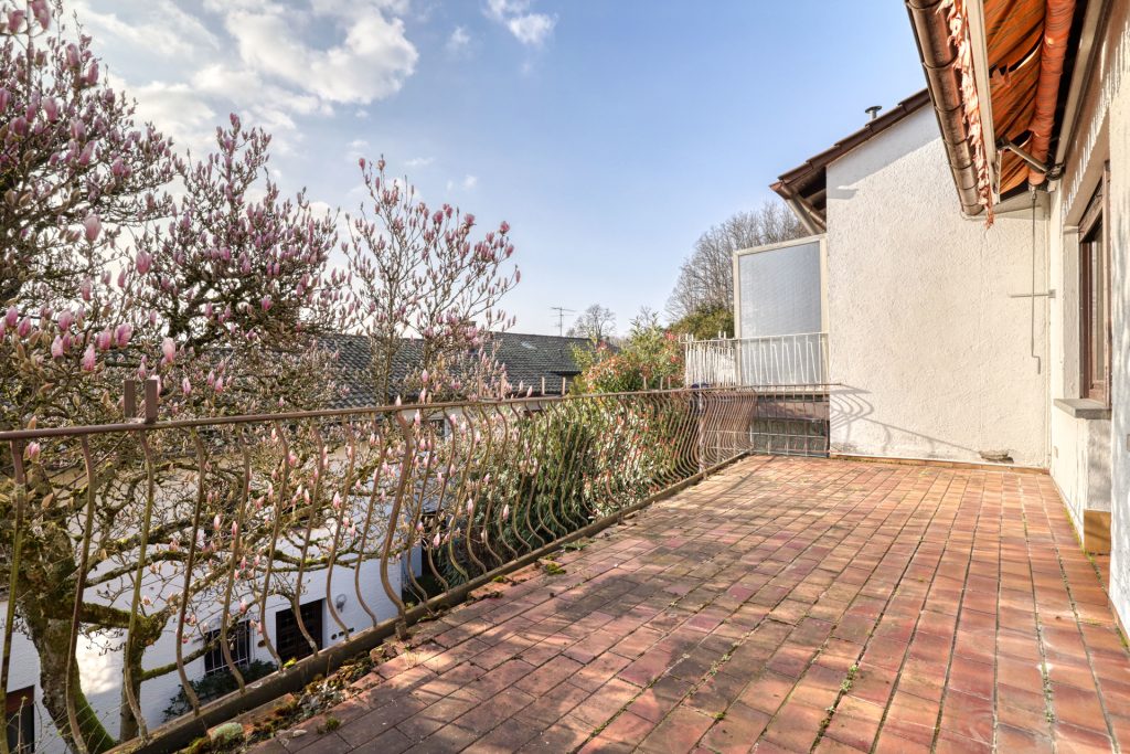 HUST Immobilien GmbH & Co. KG - Immobilienangebot - Baden-Baden / Oberbeuern - Alle - Renovierungsbedürftiges Reihenmittelhaus mit viel Potenzial in Oberbeuern