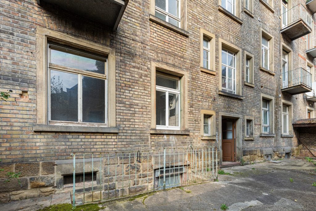 HUST Immobilien GmbH & Co. KG - Immobilienangebot - Karlsruhe - Alle - Leerstehendes 10-Familienhaus in der Südweststadt