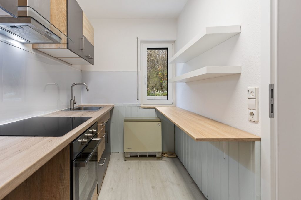 HUST Immobilien GmbH & Co. KG - Immobilienangebot - Ettlingen - Alle - Bezugsfreie 1-Zimmer-Wohnung mit Terrasse, Einbauküche und Gartenmitnutzung