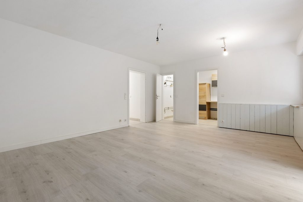HUST Immobilien GmbH & Co. KG - Immobilienangebot - Ettlingen - Alle - Bezugsfreie 1-Zimmer-Wohnung mit Terrasse, Einbauküche und Gartenmitnutzung