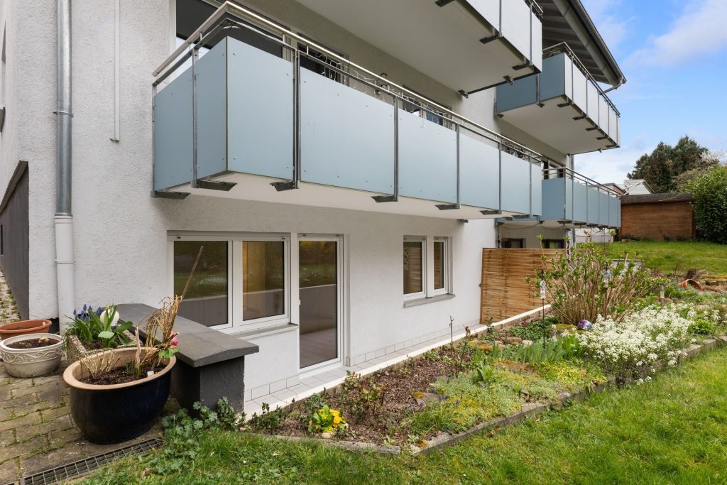 HUST Immobilien GmbH & Co. KG - Immobilienangebot - Ettlingen - Alle - Bezugsfreie 1-Zimmer-Wohnung mit Terrasse, Einbauküche und Gartenmitnutzung