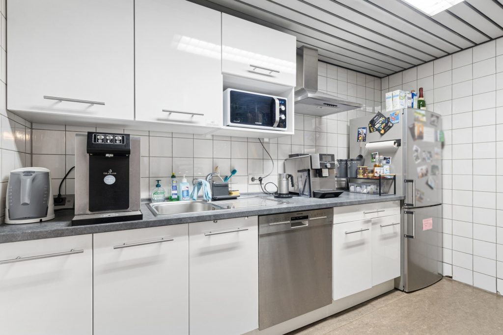 HUST Immobilien GmbH & Co. KG - Immobilienangebot - Karlsruhe - Alle - Arbeiten und Wohnen im Herzen Karlsruhes – Vielseitig nutzbare Immobilie