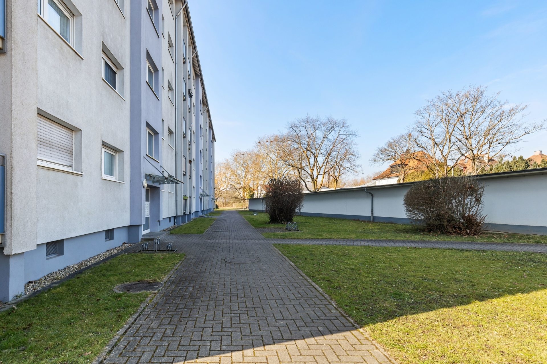 HUST Immobilien GmbH & Co. KG - Immobilienangebot - Karlsruhe / Durlach - Alle - 3-Zimmer-Wohnung mit 2 Loggien und schönem Blick