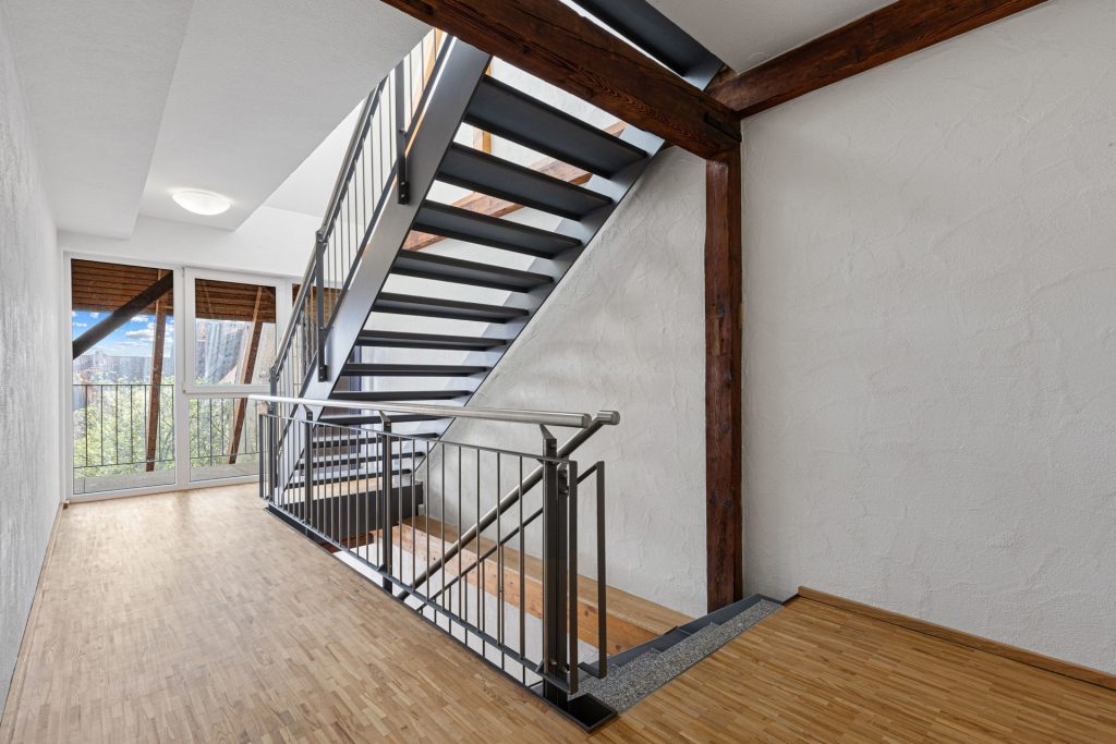 HUST Immobilien GmbH & Co. KG - Immobilienangebot - Stutensee / Friedrichstal - Alle - 2 in 1 - Zwei Gebäude mit separaten Grundstücken und Entwicklungspotenzial für Visionäre