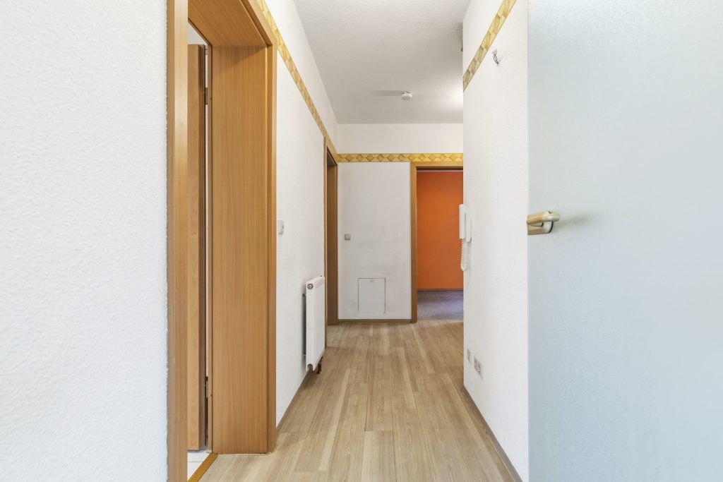 HUST Immobilien GmbH & Co. KG - Immobilienangebot - Jockgrim - Alle - Helle 3-Zimmer Wohnung mit 2 Balkonen und Stellplatz - sofort bezugsfrei