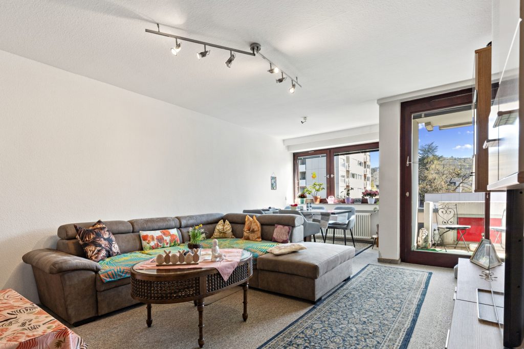 HUST Immobilien GmbH & Co. KG - Immobilienangebot - Karlsruhe / Grötzingen - Alle - Kapitalanleger aufgepasst! Vermietete 3-Zi. Wohnung mit 2 Balkonen und TG-Stellplatz in Grötzingen