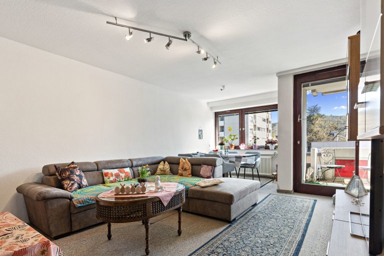 HUST Immobilien GmbH & Co. KG - Immobilienangebot - Karlsruhe / Grötzingen - Alle - Kapitalanleger aufgepasst! Vermietete 3-Zi. Wohnung mit 2 Balkonen und TG-Stellplatz in Grötzingen