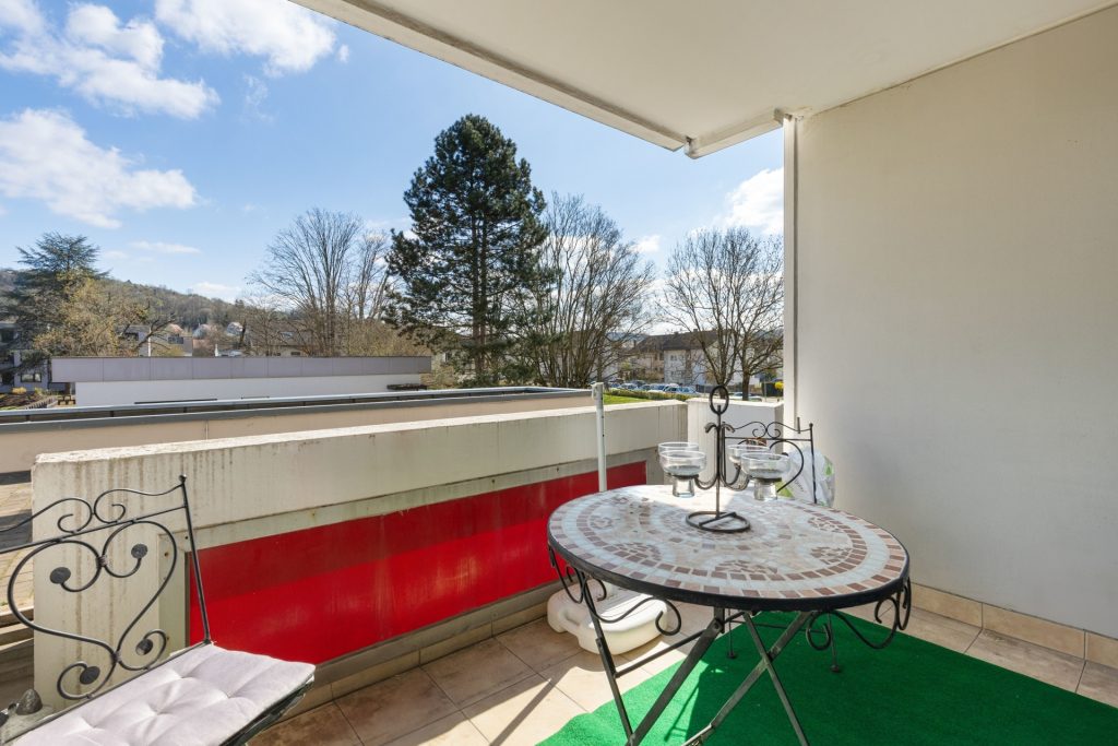 HUST Immobilien GmbH & Co. KG - Immobilienangebot - Karlsruhe / Grötzingen - Alle - Kapitalanleger aufgepasst! Vermietete 3-Zi. Wohnung mit 2 Balkonen und TG-Stellplatz in Grötzingen
