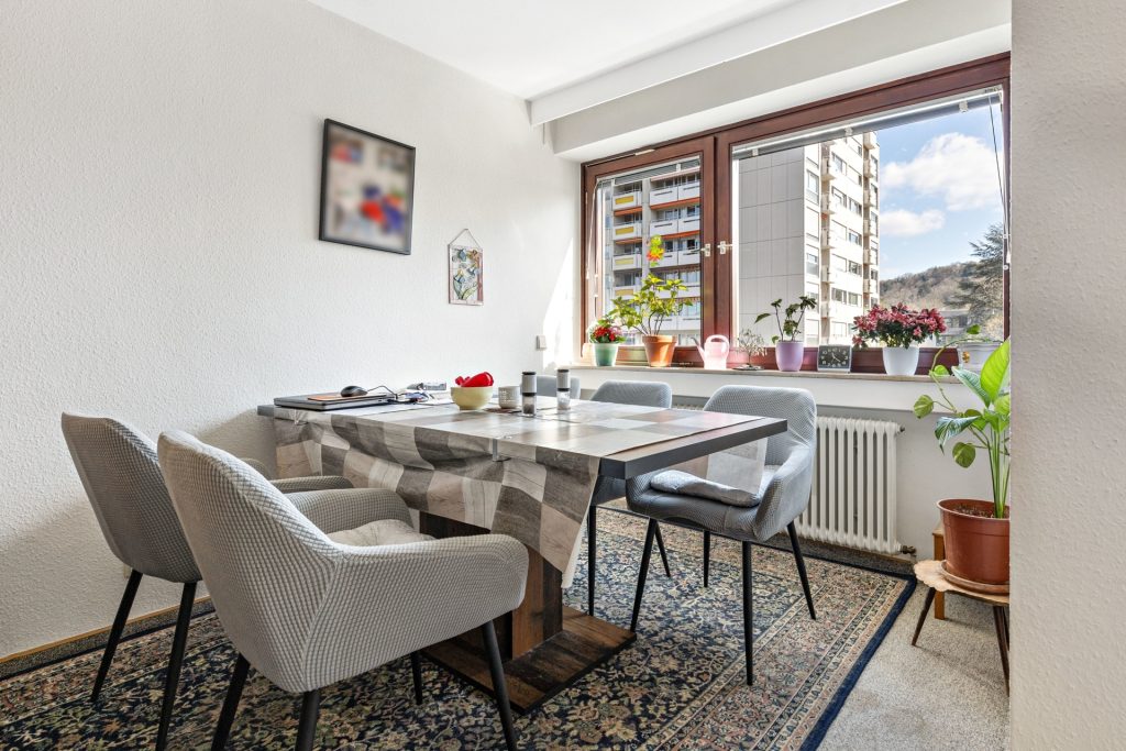 HUST Immobilien GmbH & Co. KG - Immobilienangebot - Karlsruhe / Grötzingen - Alle - Kapitalanleger aufgepasst! Vermietete 3-Zi. Wohnung mit 2 Balkonen und TG-Stellplatz in Grötzingen