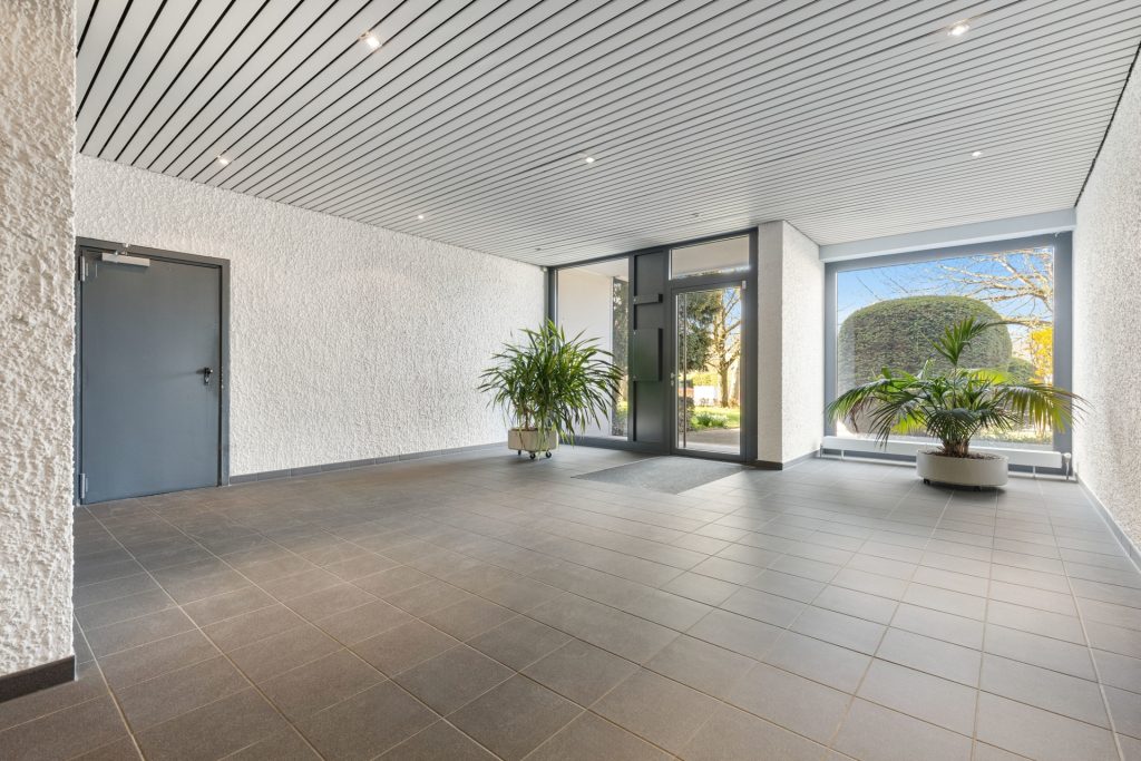 HUST Immobilien GmbH & Co. KG - Immobilienangebot - Karlsruhe / Grötzingen - Alle - Kapitalanleger aufgepasst! Vermietete 3-Zi. Wohnung mit 2 Balkonen und TG-Stellplatz in Grötzingen