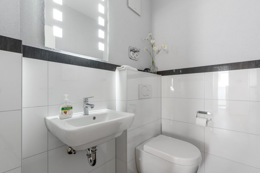 HUST Immobilien GmbH & Co. KG - Immobilienangebot - Stutensee / Blankenloch - Alle - Bezugsfrei & hochwertig: Ihr neues Zuhause mit zwei Balkonen!