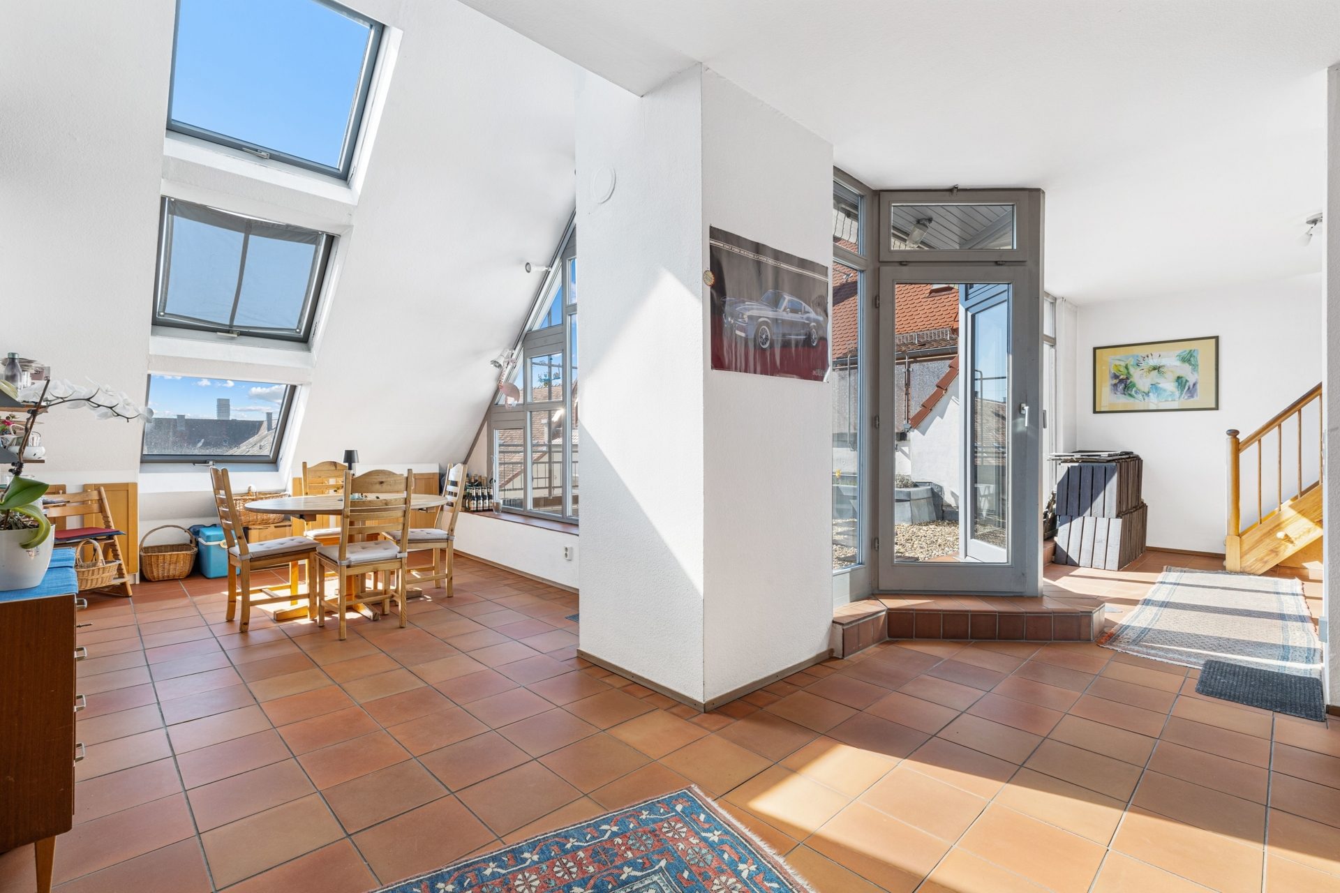 HUST Immobilien GmbH & Co. KG - Immobilienangebot - Karlsruhe - Alle - Maisonette-Wohnung mit Dachterrasse in Südausrichtung & separate ELW in der Karlsruher Südweststadt!