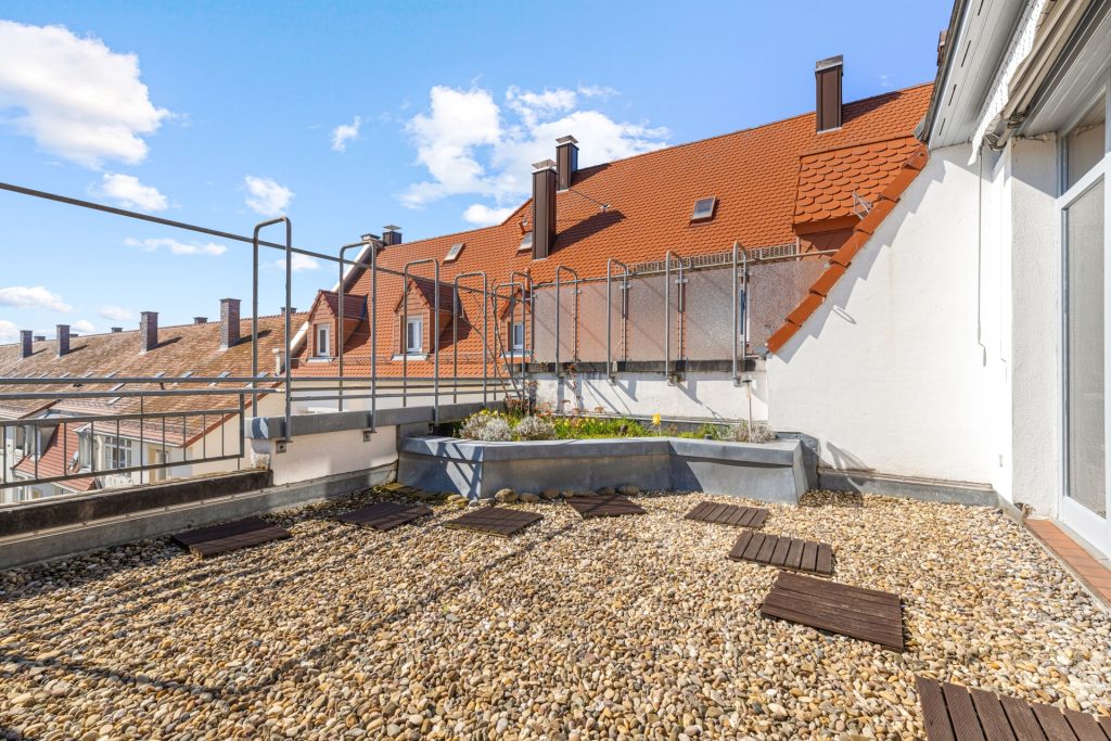 HUST Immobilien GmbH & Co. KG - Immobilienangebot - Karlsruhe - Alle - Maisonette-Wohnung mit Dachterrasse in Südausrichtung & separate ELW in der Karlsruher Südweststadt!
