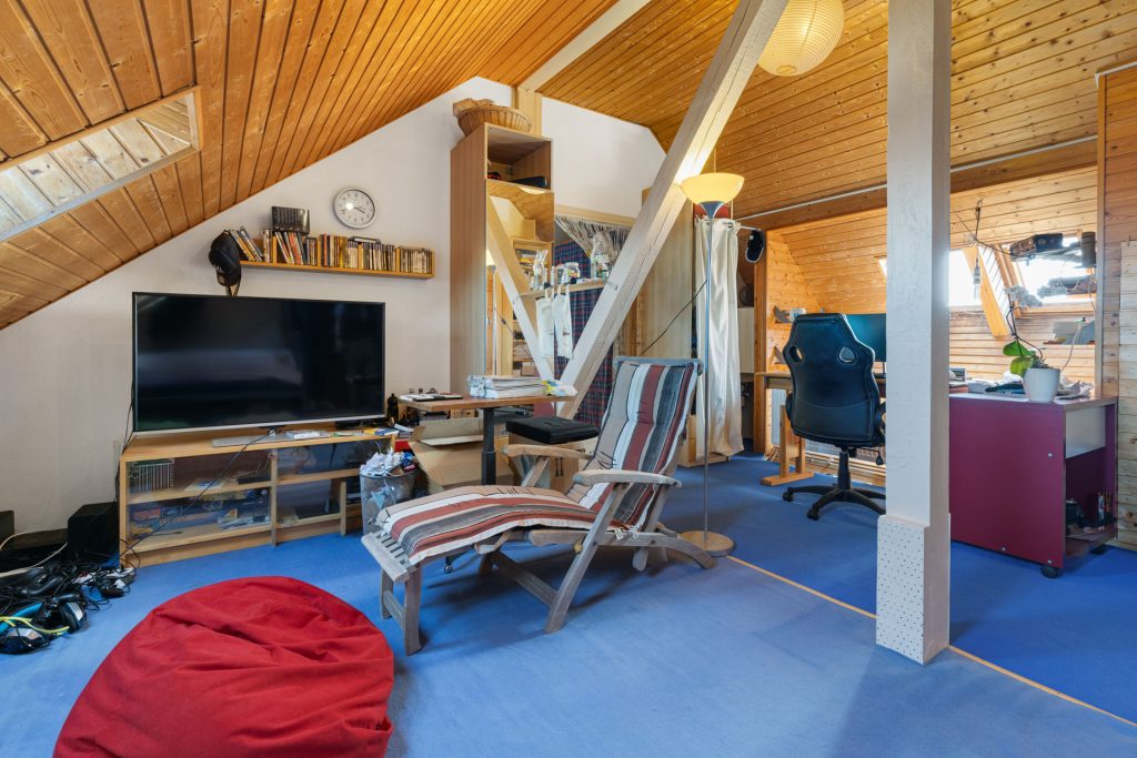 HUST Immobilien GmbH & Co. KG - Immobilienangebot - Karlsruhe - Alle - Maisonette-Wohnung mit Dachterrasse in Südausrichtung & separate ELW in der Karlsruher Südweststadt!