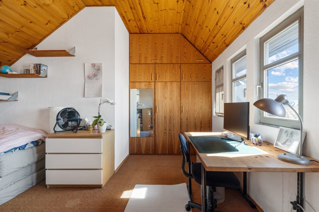 HUST Immobilien GmbH & Co. KG - Immobilienangebot - Karlsruhe - Alle - Maisonette-Wohnung mit Dachterrasse in Südausrichtung & separate ELW in der Karlsruher Südweststadt!