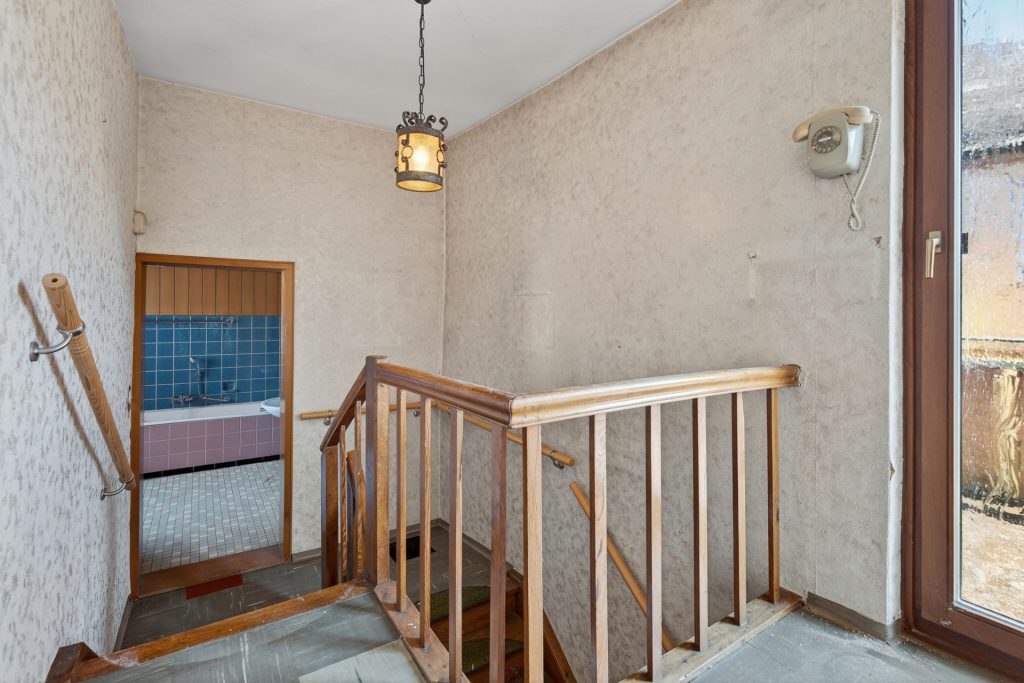 HUST Immobilien GmbH & Co. KG - Immobilienangebot - Östringen / Odenheim - Alle - Wohnen mit Perspektive – Doppelhaushälfte mit großem Garten und Entwicklungspotenzial in Odenheim