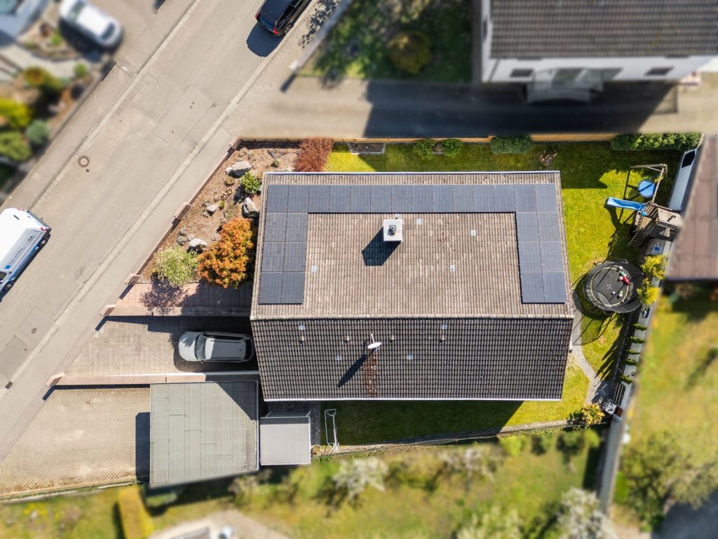 HUST Immobilien GmbH & Co. KG - Immobilienangebot - Hagenbach - Alle - Renoviertes Einfamilienhaus mit Terrasse, Garten und Garage - Ideal für 3 Personen