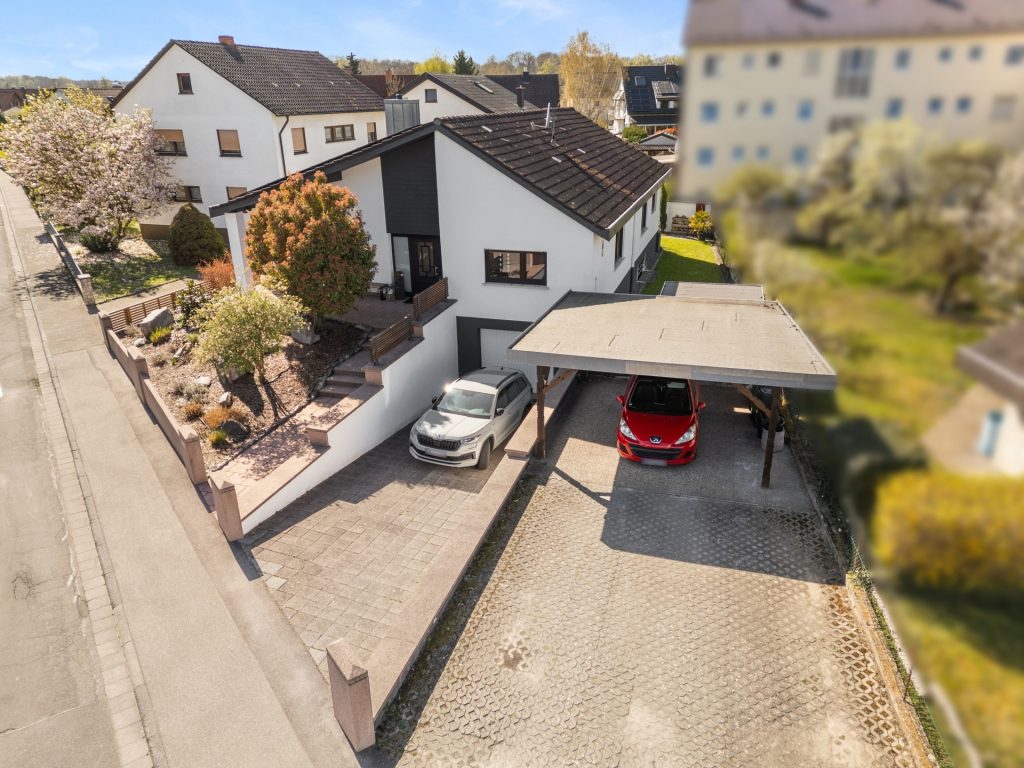 HUST Immobilien GmbH & Co. KG - Immobilienangebot - Hagenbach - Alle - Renoviertes Einfamilienhaus mit Terrasse, Garten und Garage - Ideal für 3 Personen