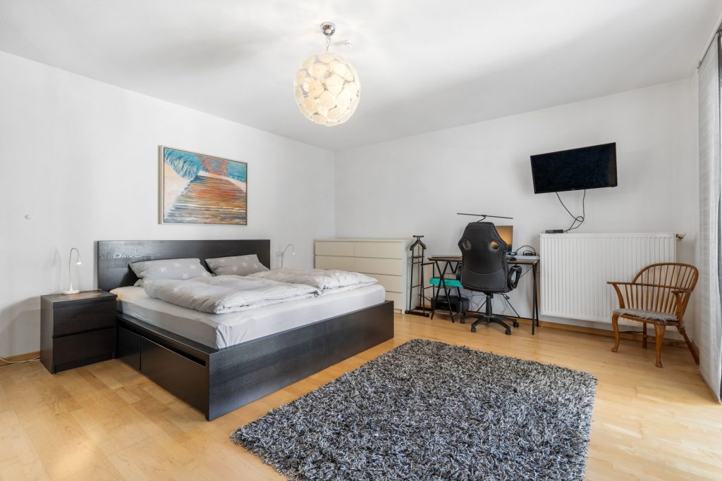 HUST Immobilien GmbH & Co. KG - Immobilienangebot - Hagenbach - Alle - Renoviertes Einfamilienhaus mit Terrasse, Garten und Garage - Ideal für 3 Personen