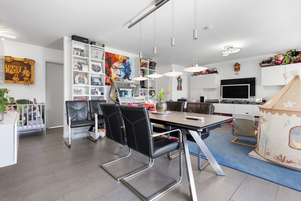 HUST Immobilien GmbH & Co. KG - Immobilienangebot - Karlsruhe / Knielingen - Alle - 4-Zimmer-Erdgeschosswohnung mit Terrasse und großem Garten in Knielingen - aktuell vermietet