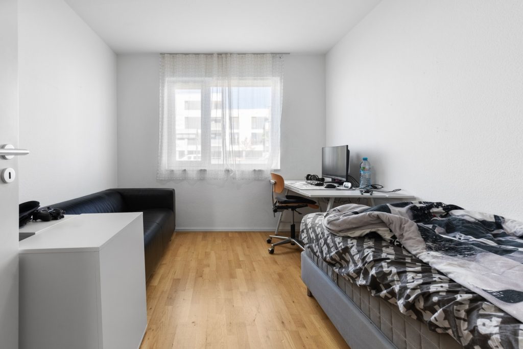 HUST Immobilien GmbH & Co. KG - Immobilienangebot - Karlsruhe / Knielingen - Alle - 4-Zimmer-Erdgeschosswohnung mit Terrasse und großem Garten in Knielingen - aktuell vermietet