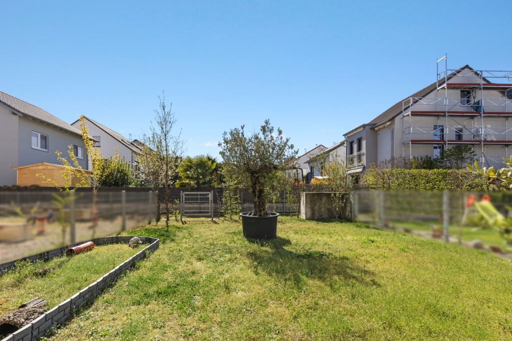 HUST Immobilien GmbH & Co. KG - Immobilienangebot - Karlsruhe / Knielingen - Alle - 4-Zimmer-Erdgeschosswohnung mit Terrasse und großem Garten in Knielingen - aktuell vermietet