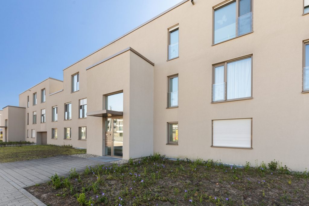 HUST Immobilien GmbH & Co. KG - Immobilienangebot - Karlsruhe / Knielingen - Alle - 4-Zimmer-Erdgeschosswohnung mit Terrasse und großem Garten in Knielingen - aktuell vermietet