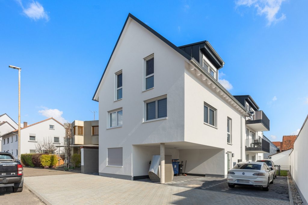 HUST Immobilien GmbH & Co. KG - Immobilienangebot - Stutensee - Alle - Eine Wohnung zum verlieben - Neubau, große Terrasse und offener Wohnbereich mit viel Licht.