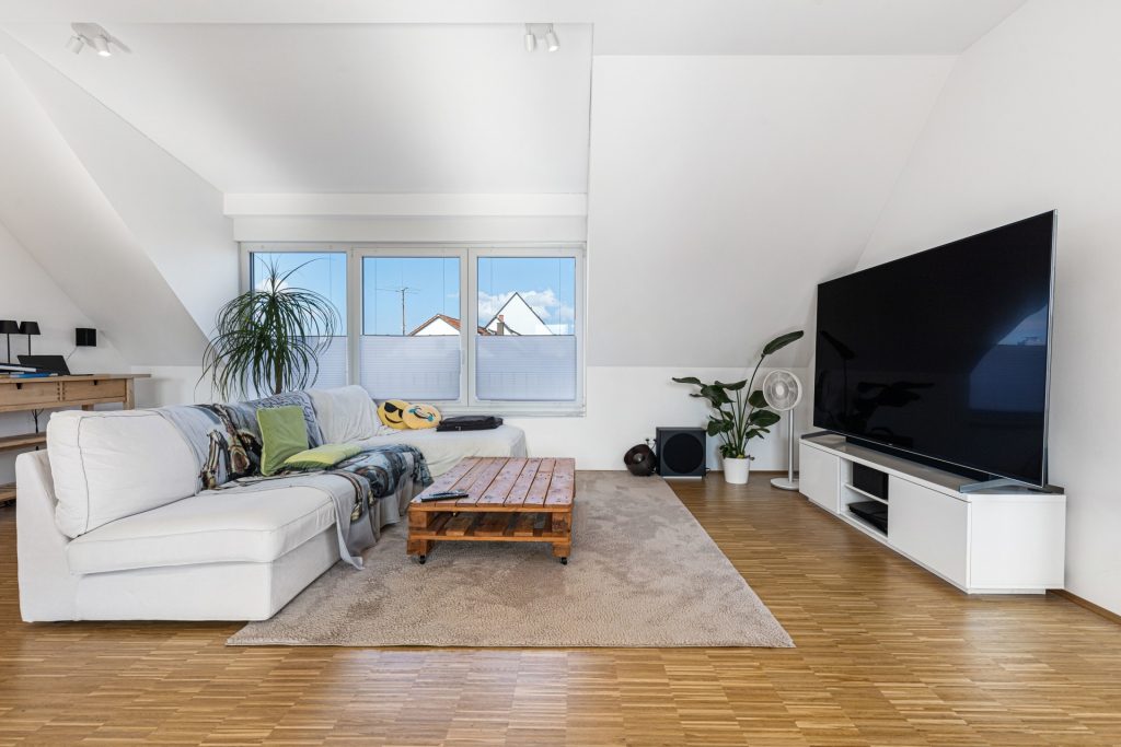 HUST Immobilien GmbH & Co. KG - Immobilienangebot - Stutensee - Alle - Eine Wohnung zum verlieben - Neubau, große Terrasse und offener Wohnbereich mit viel Licht.