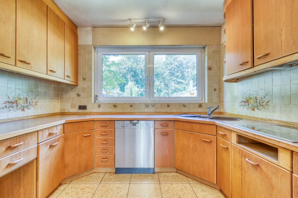 HUST Immobilien GmbH & Co. KG - Immobilienangebot - Karlsruhe - Alle - Einfamilienhaus mit großem Grundstück und viel Potential