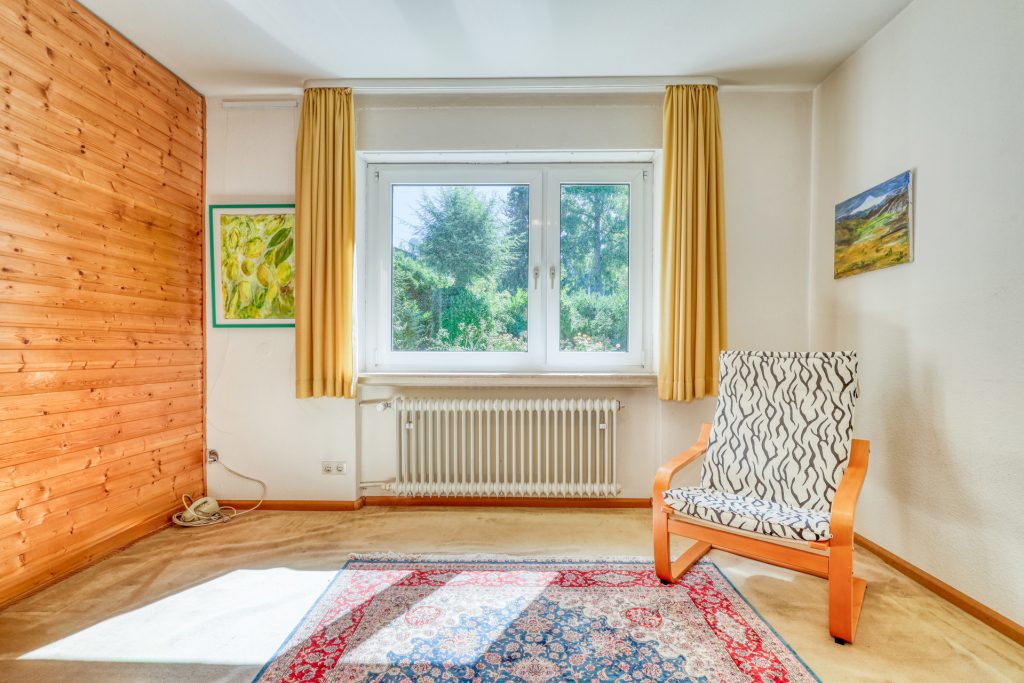 HUST Immobilien GmbH & Co. KG - Immobilienangebot - Karlsruhe - Alle - Einfamilienhaus mit großem Grundstück und viel Potential