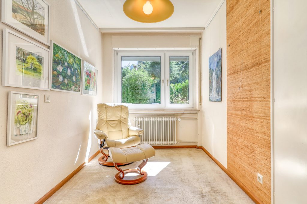 HUST Immobilien GmbH & Co. KG - Immobilienangebot - Karlsruhe - Alle - Einfamilienhaus mit großem Grundstück und viel Potential