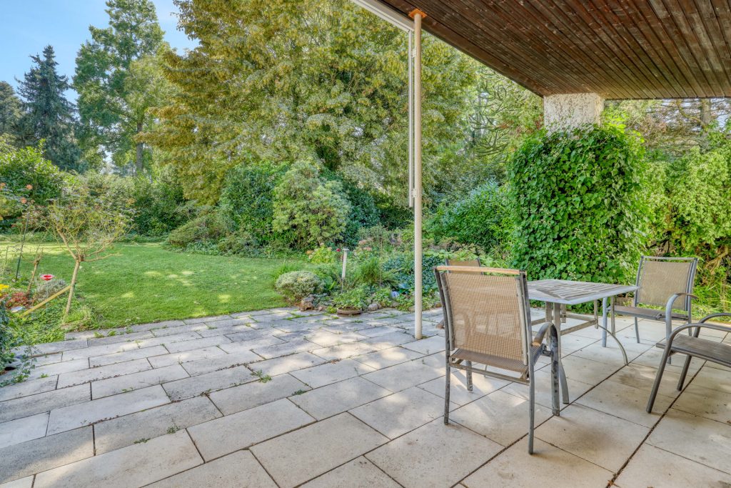 HUST Immobilien GmbH & Co. KG - Immobilienangebot - Karlsruhe - Alle - Einfamilienhaus mit großem Grundstück und viel Potential