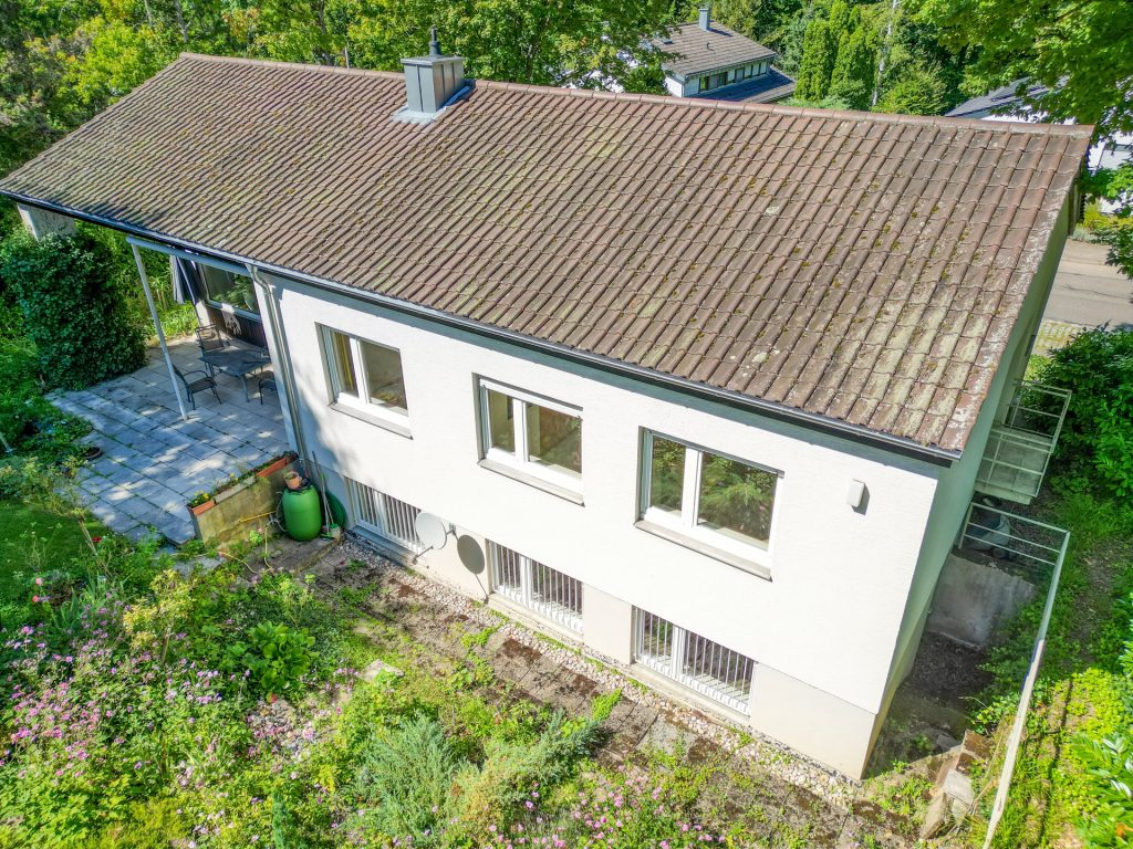HUST Immobilien GmbH & Co. KG - Immobilienangebot - Karlsruhe - Alle - Einfamilienhaus mit großem Grundstück und viel Potential