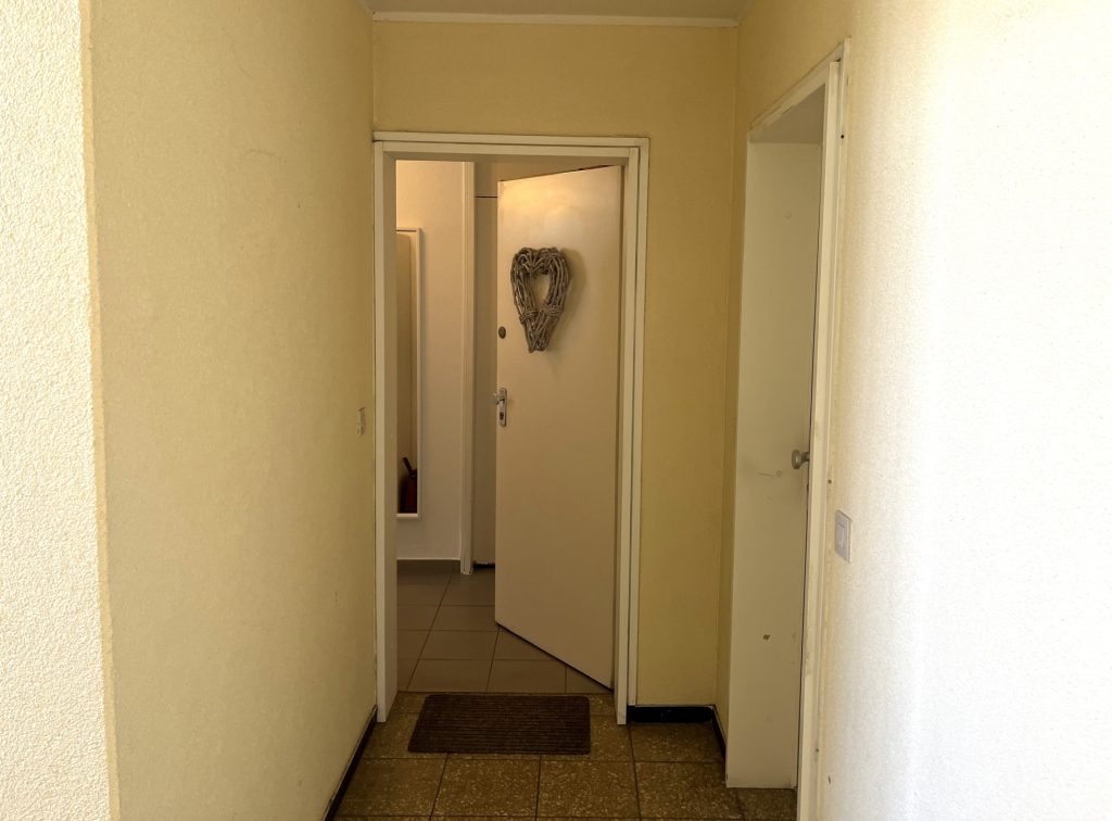 HUST Immobilien GmbH & Co. KG - Immobilienangebot - Karlsruhe - Alle - Moderne 1-Zimmer-Wohnung im 3. OG mit Küche, Aufzug und TG-Platz – Nähe Karlsruhe-Innenstadt & KIT