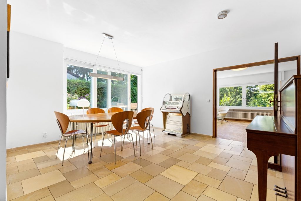 HUST Immobilien GmbH & Co. KG - Immobilienangebot - Karlsruhe - Alle - Platz für alle, Raum für Neues – Ihr Familiendomizil mit Einliegerwohnung und viel Grün