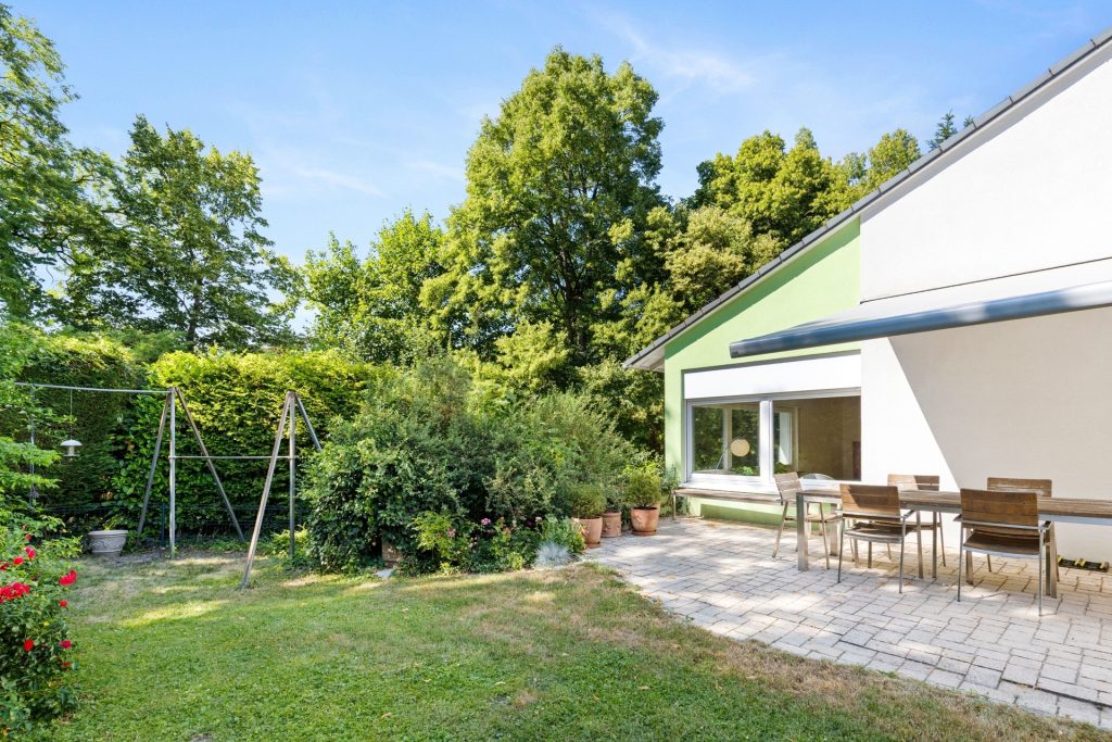 HUST Immobilien GmbH & Co. KG - Immobilienangebot - Karlsruhe - Alle - Platz für alle, Raum für Neues – Ihr Familiendomizil mit Einliegerwohnung und viel Grün