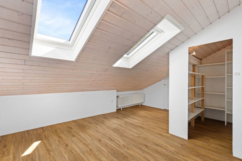 HUST Immobilien GmbH & Co. KG - Immobilienangebot - Karlsruhe - Alle - Platz für alle, Raum für Neues – Ihr Familiendomizil mit Einliegerwohnung und viel Grün