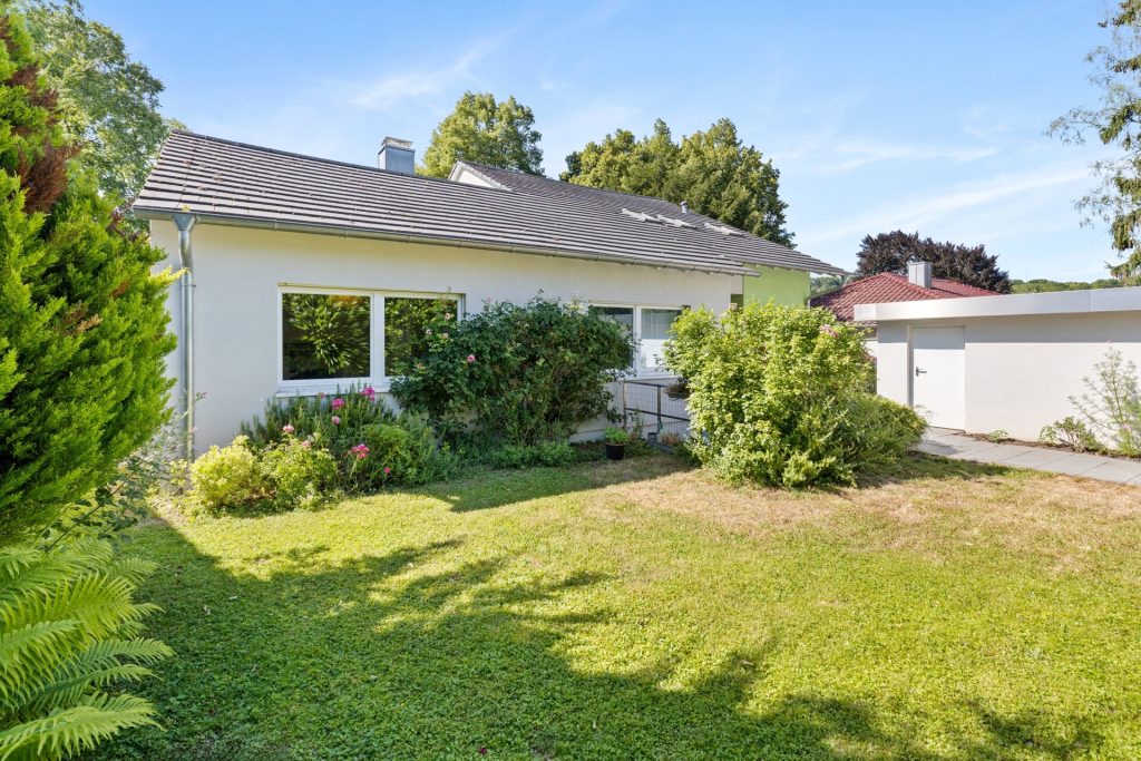 HUST Immobilien GmbH & Co. KG - Immobilienangebot - Karlsruhe - Alle - Platz für alle, Raum für Neues – Ihr Familiendomizil mit Einliegerwohnung und viel Grün