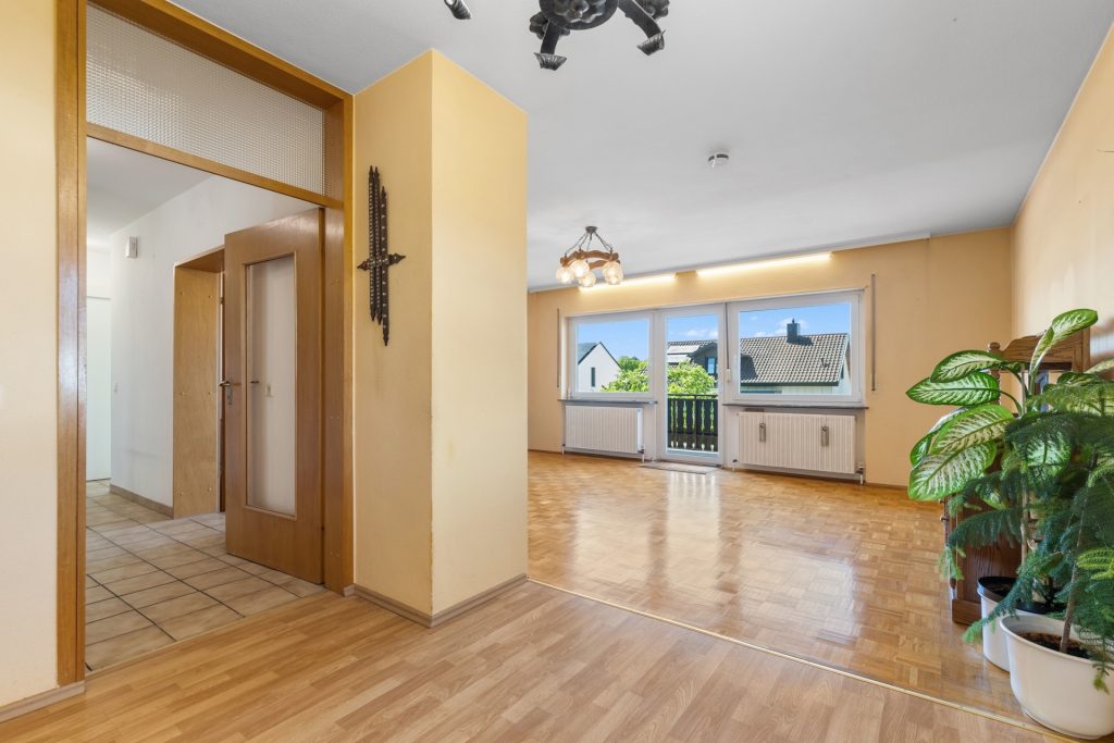 HUST Immobilien GmbH & Co. KG - Immobilienangebot - Karlsruhe / Stupferich - Alle - Mehrgenerationenhaus mit viel Raum und schönem Grundstück in ruhiger Lage