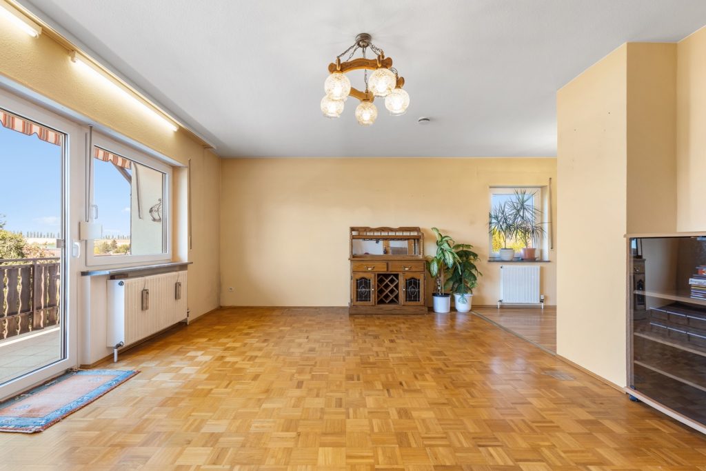 HUST Immobilien GmbH & Co. KG - Immobilienangebot - Karlsruhe / Stupferich - Alle - Mehrgenerationenhaus mit viel Raum und schönem Grundstück in ruhiger Lage